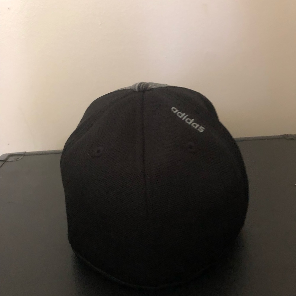 Adidas hat - Picture 3 of 3